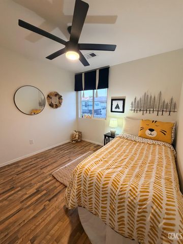 9804 Battersea Park Drive, Bakersfield, CA 93312