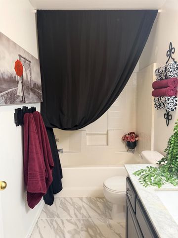 9804 Battersea Park Drive, Bakersfield, CA 93312