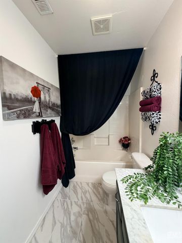 9804 Battersea Park Drive, Bakersfield, CA 93312