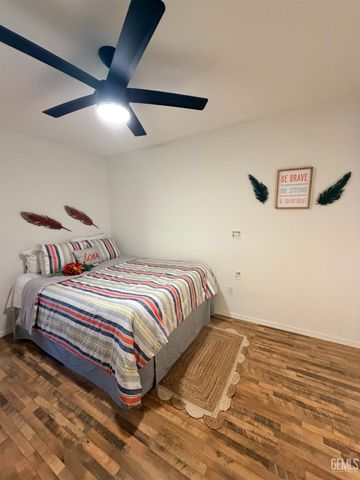 9804 Battersea Park Drive, Bakersfield, CA 93312