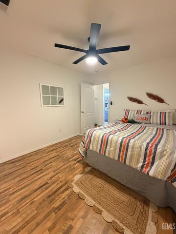 9804 Battersea Park Drive, Bakersfield, CA 93312