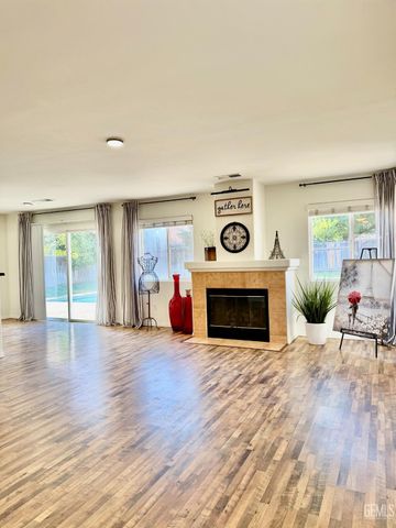 9804 Battersea Park Drive, Bakersfield, CA 93312