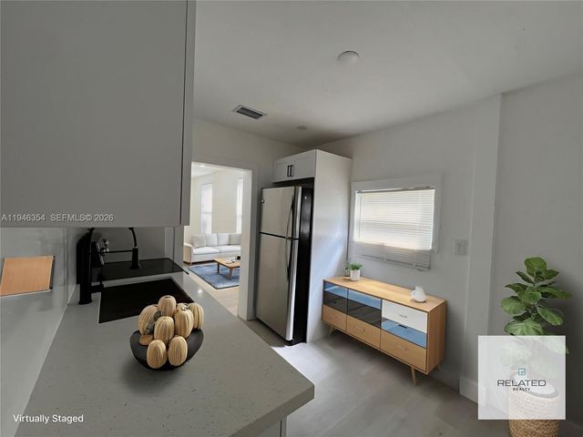 1800 SW 3rd St B, Miami, FL 33135