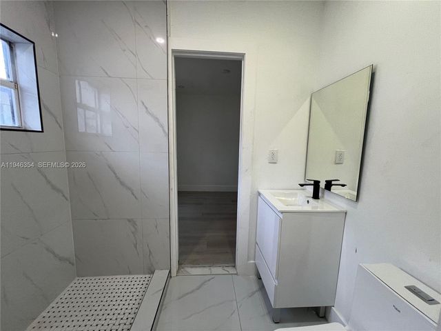 1800 SW 3rd St B, Miami, FL 33135