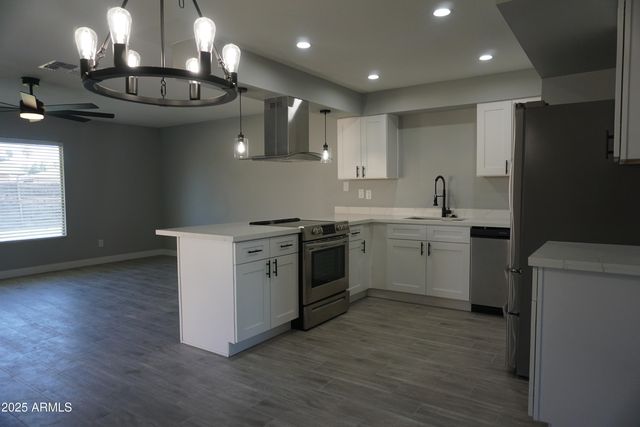 5607 N 73RD Avenue, Glendale, AZ 85303