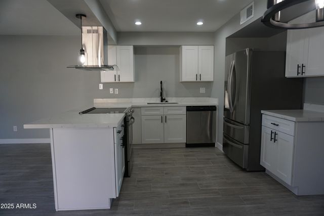 5607 N 73RD Avenue, Glendale, AZ 85303