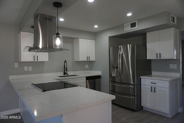 5607 N 73RD Avenue, Glendale, AZ 85303