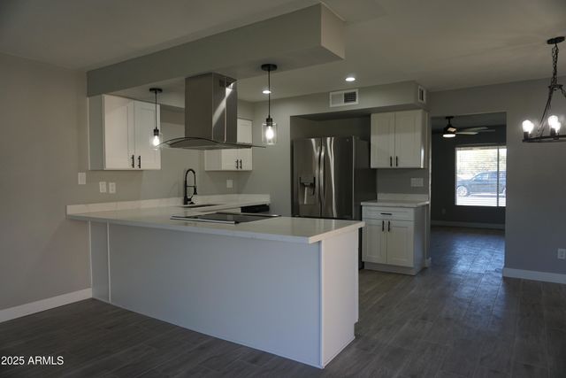 5607 N 73RD Avenue, Glendale, AZ 85303