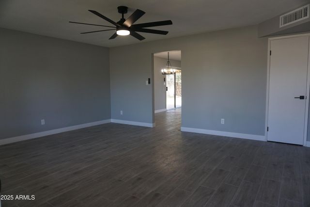 5607 N 73RD Avenue, Glendale, AZ 85303