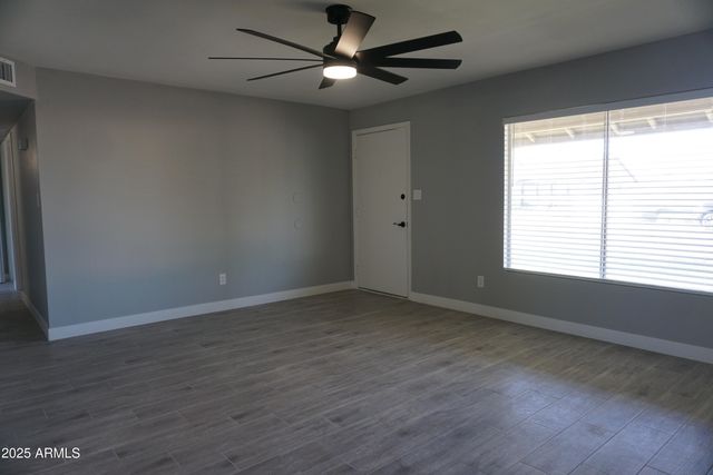 5607 N 73RD Avenue, Glendale, AZ 85303