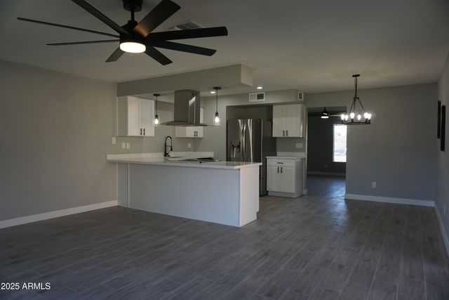 5607 N 73RD Avenue, Glendale, AZ 85303