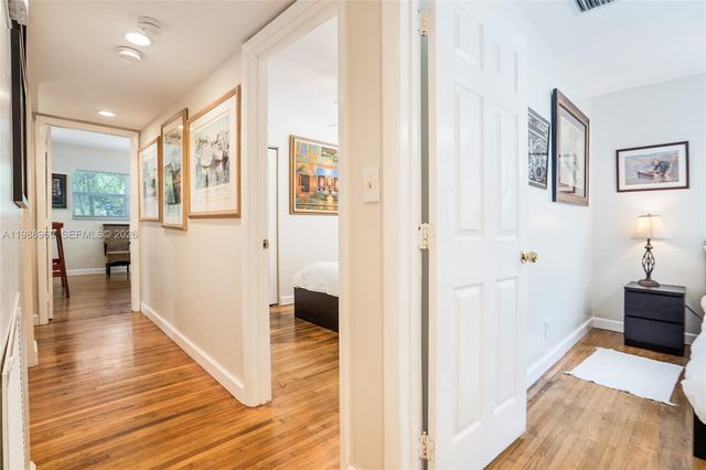 113 SW 2nd St, Hallandale Beach, FL 33009