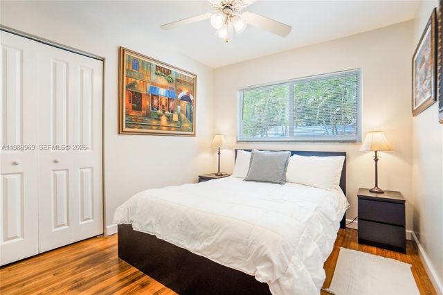 113 SW 2nd St, Hallandale Beach, FL 33009