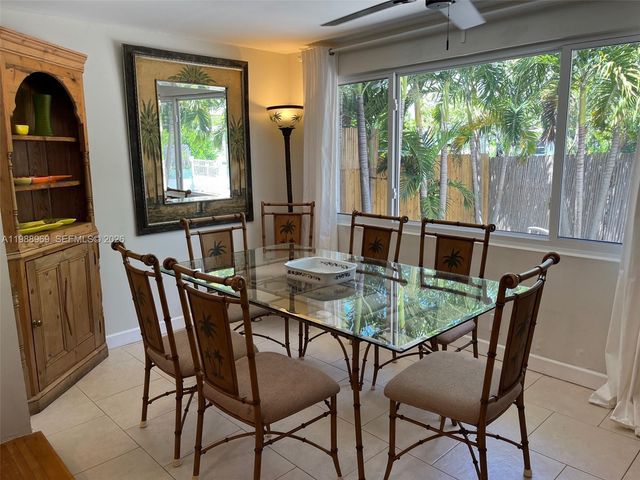 113 SW 2nd St, Hallandale Beach, FL 33009