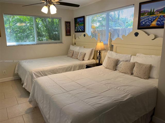 113 SW 2nd St, Hallandale Beach, FL 33009