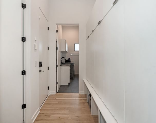 3918B Caylor Dr, Nashville, TN 37215