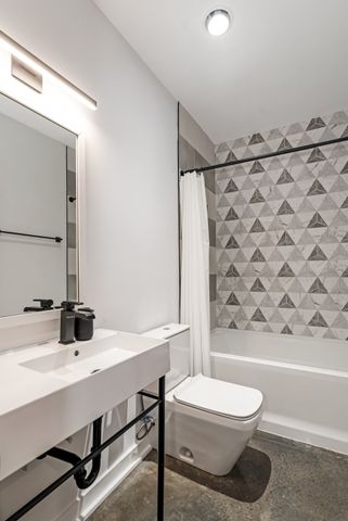 3918B Caylor Dr, Nashville, TN 37215