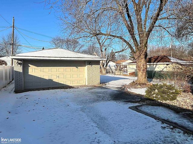 31287 Mc Namee Street, Fraser, MI 48026