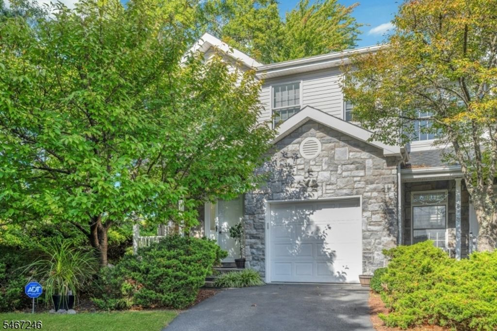 84 Emily Pl, Parsippany-troy Hills Twp., NJ 07054 — photo 2