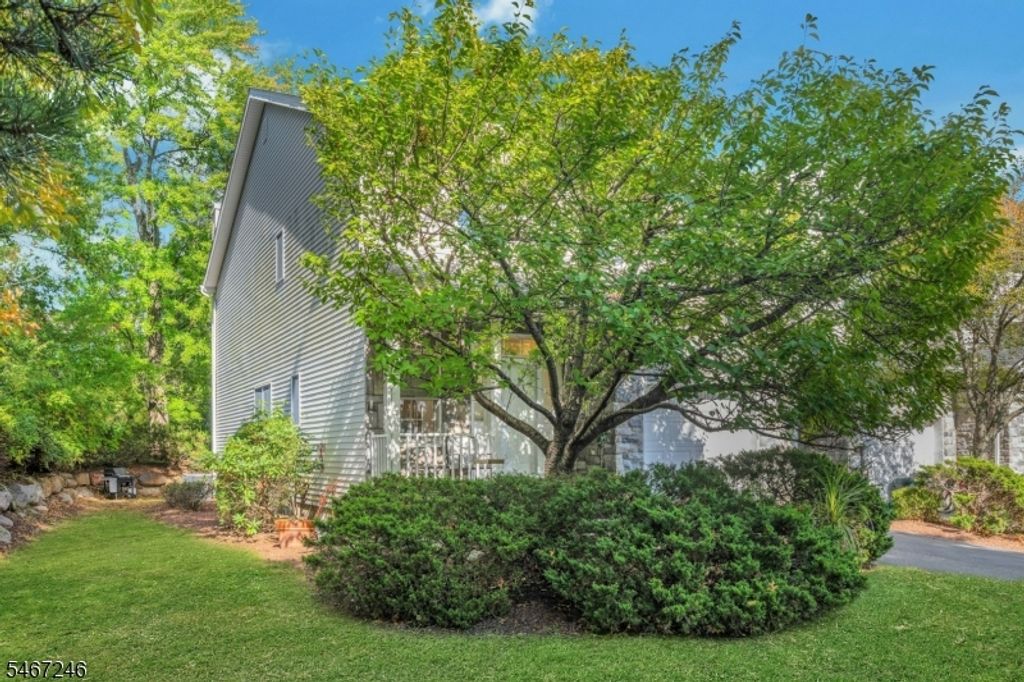 84 Emily Pl, Parsippany-troy Hills Twp., NJ 07054 — photo 3