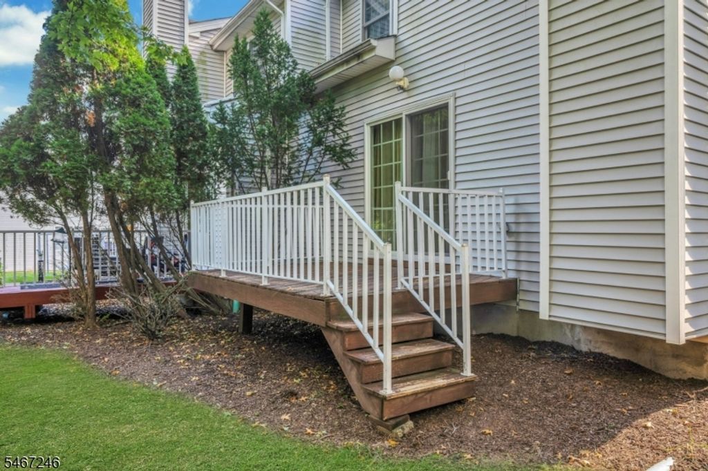 84 Emily Pl, Parsippany-troy Hills Twp., NJ 07054 — photo 4