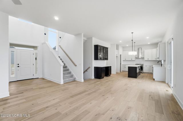 140 Barton Creek Drive, Perrysburg, OH 43551