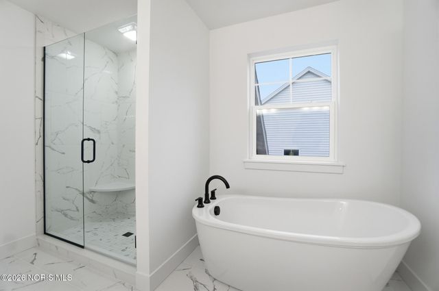 140 Barton Creek Drive, Perrysburg, OH 43551