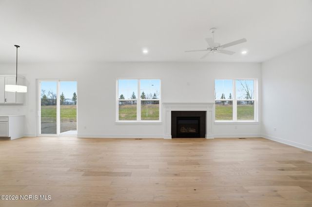 140 Barton Creek Drive, Perrysburg, OH 43551