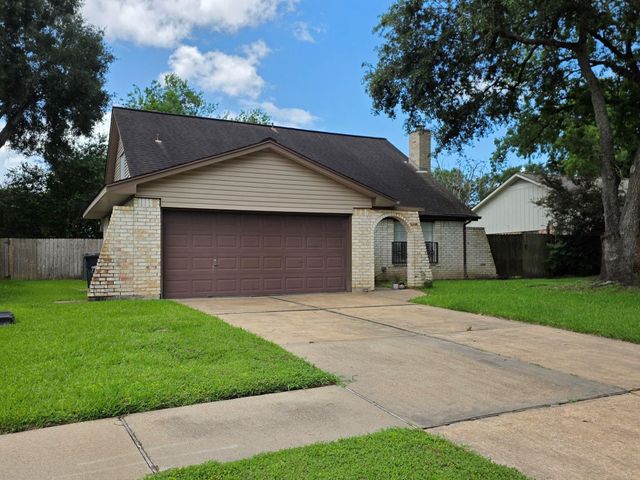 13719 Larkway Drive, Sugar Land, TX 77498