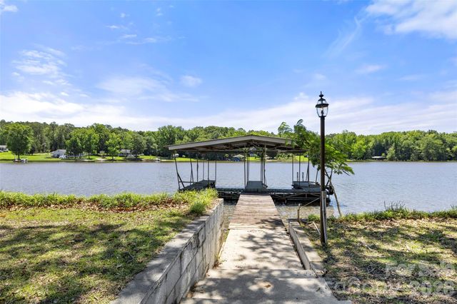 2450 Cottage Lane, Liberty Hill, SC 29074