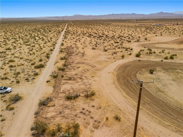 4625813 Drifting Sands Road, Adelanto, CA 92301