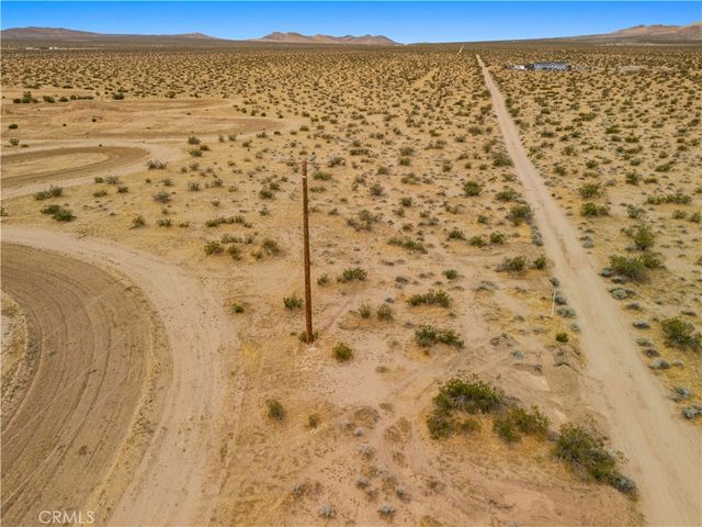 4625813 Drifting Sands Road, Adelanto, CA 92301