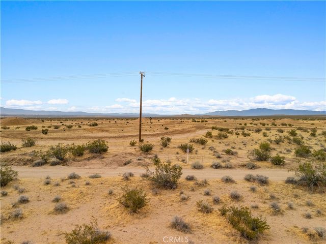 4625813 Drifting Sands Road, Adelanto, CA 92301