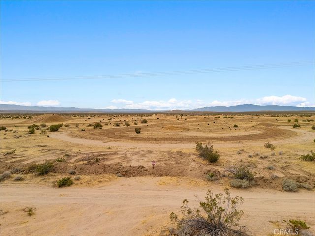 4625813 Drifting Sands Road, Adelanto, CA 92301
