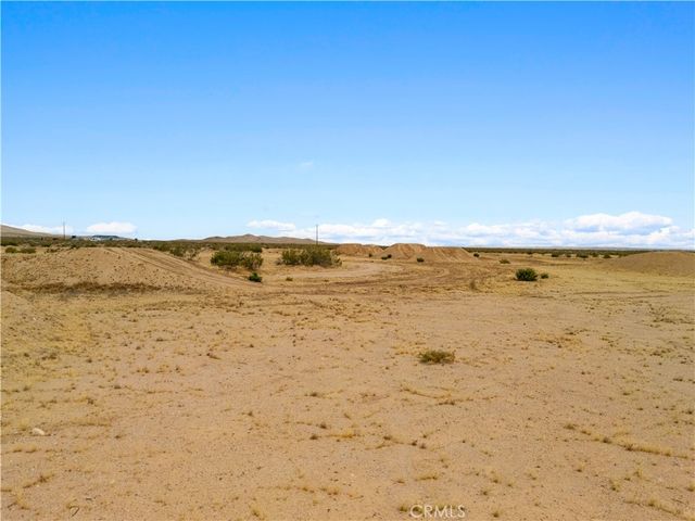 4625813 Drifting Sands Road, Adelanto, CA 92301