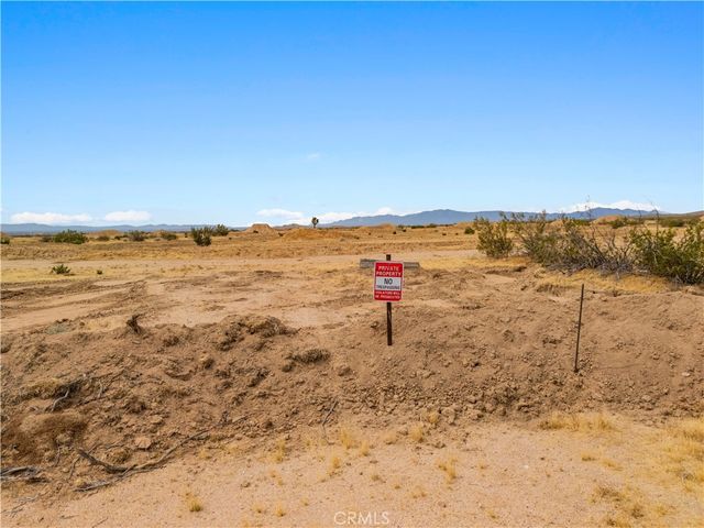 4625813 Drifting Sands Road, Adelanto, CA 92301