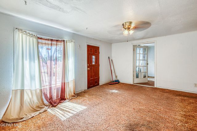 124 N Toledo Place, El Paso, TX 79905