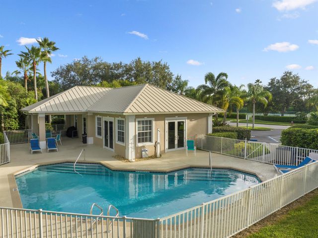 3488 63rd Square, Vero Beach, FL 32966