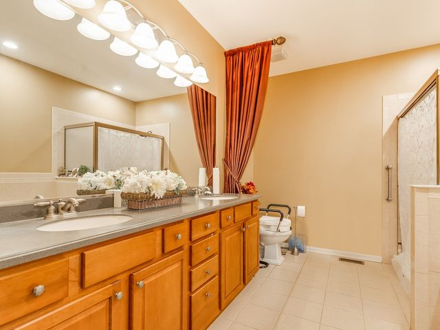 2805 Bond Circle 2805, Naperville, IL 60563