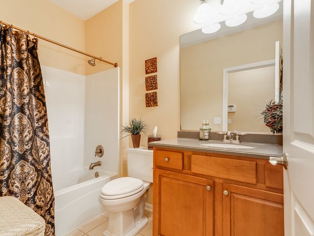 2805 Bond Circle 2805, Naperville, IL 60563