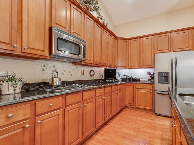 2805 Bond Circle 2805, Naperville, IL 60563