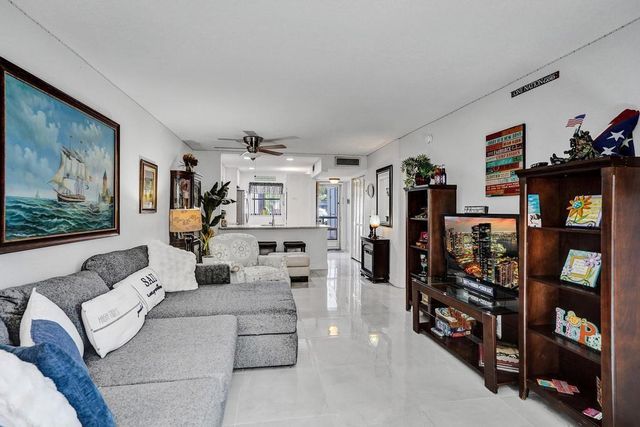 3060 Holiday Springs Boulevard 106, Margate, FL 33063