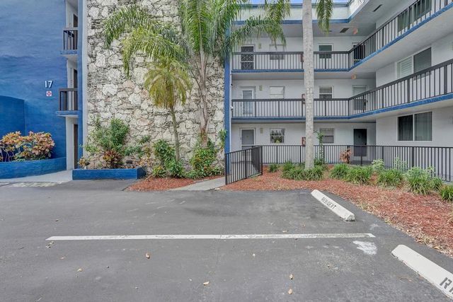 3060 Holiday Springs Boulevard 106, Margate, FL 33063