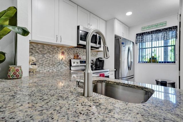3060 Holiday Springs Boulevard 106, Margate, FL 33063