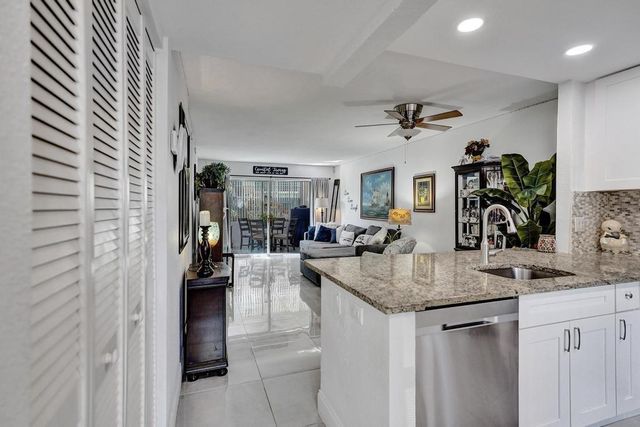 3060 Holiday Springs Boulevard 106, Margate, FL 33063