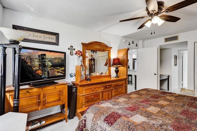 3060 Holiday Springs Boulevard 106, Margate, FL 33063