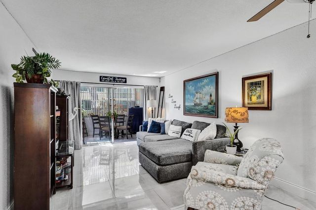 3060 Holiday Springs Boulevard 106, Margate, FL 33063