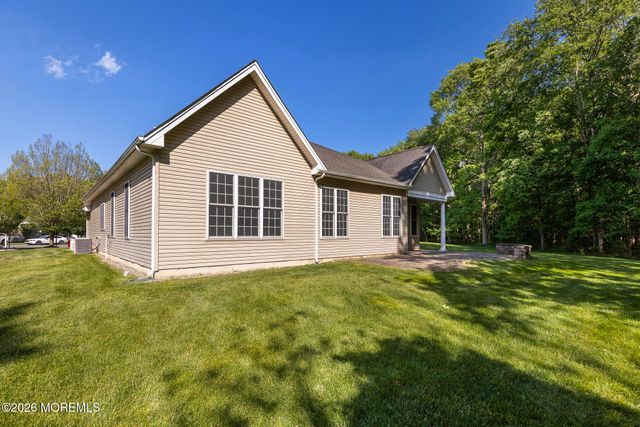 23 Quincy Court, Freehold, NJ 07728