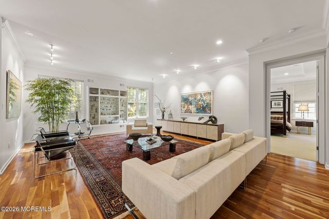 23 Quincy Court, Freehold, NJ 07728