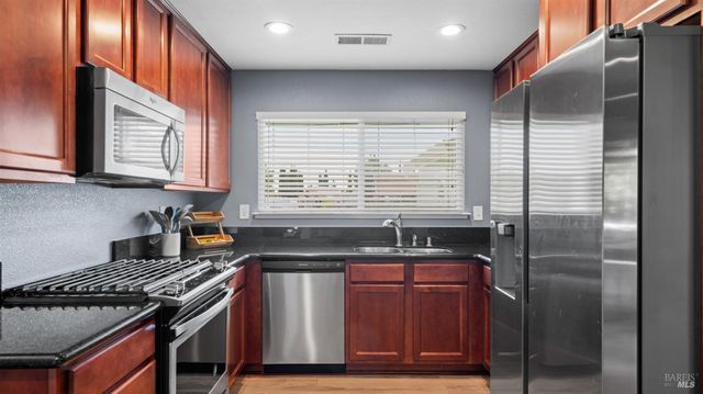717 Capistrano Dr, Suisun City, CA 94585